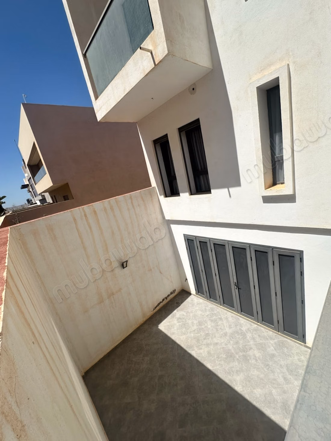 Villa de haut standing à vendre à Tiznit. 4 pièces. Porte blindée, sécurité