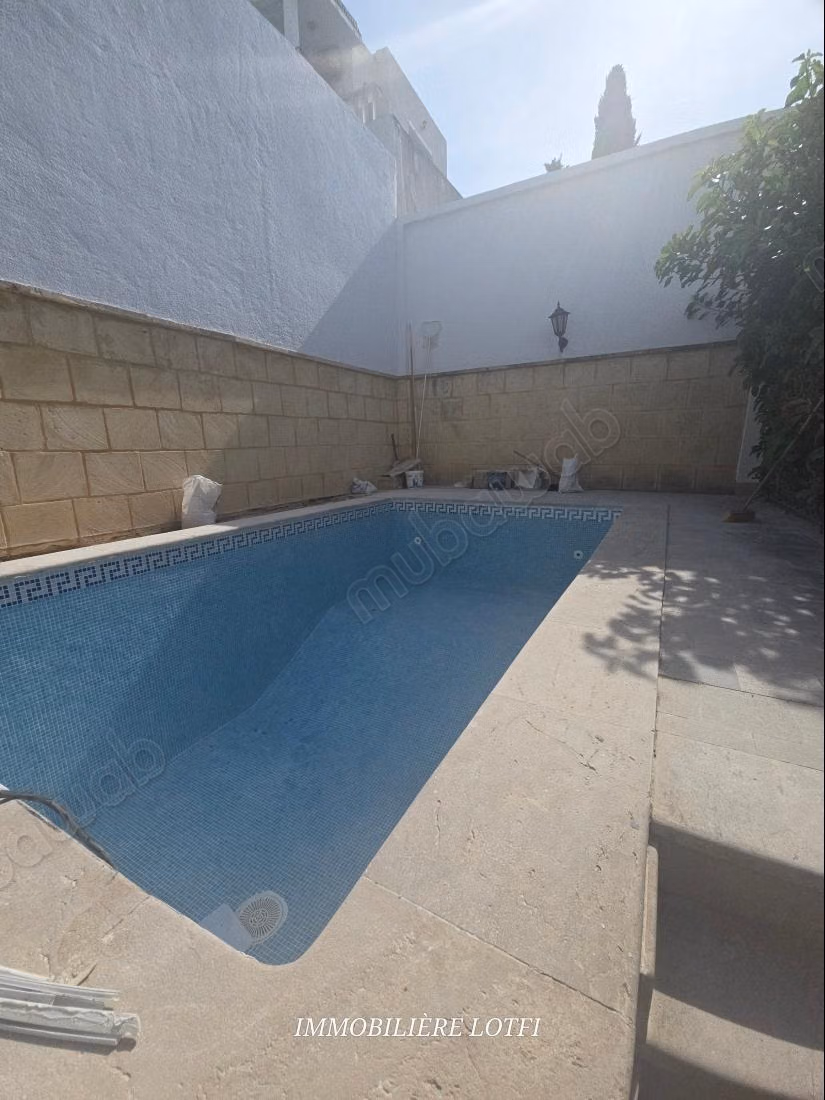 منزل جميل للإيجار في غمارت سوبرير. المساحة 320 م². تكييف هواء ومسبح