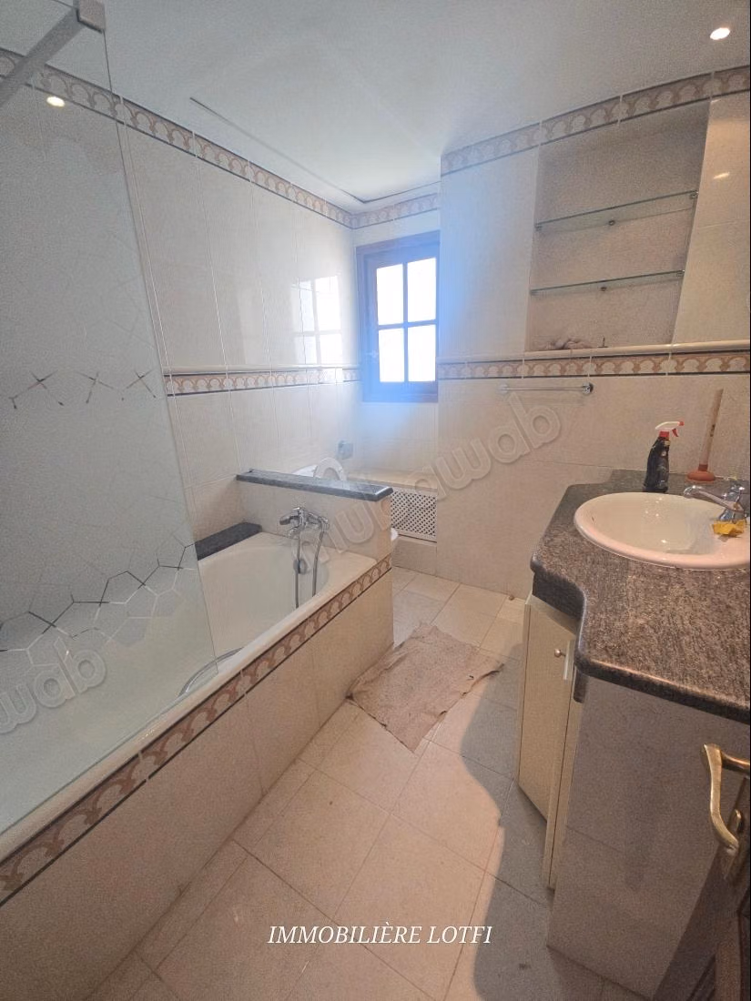 منزل جميل للإيجار في غمارت سوبرير. المساحة 320 م². تكييف هواء ومسبح