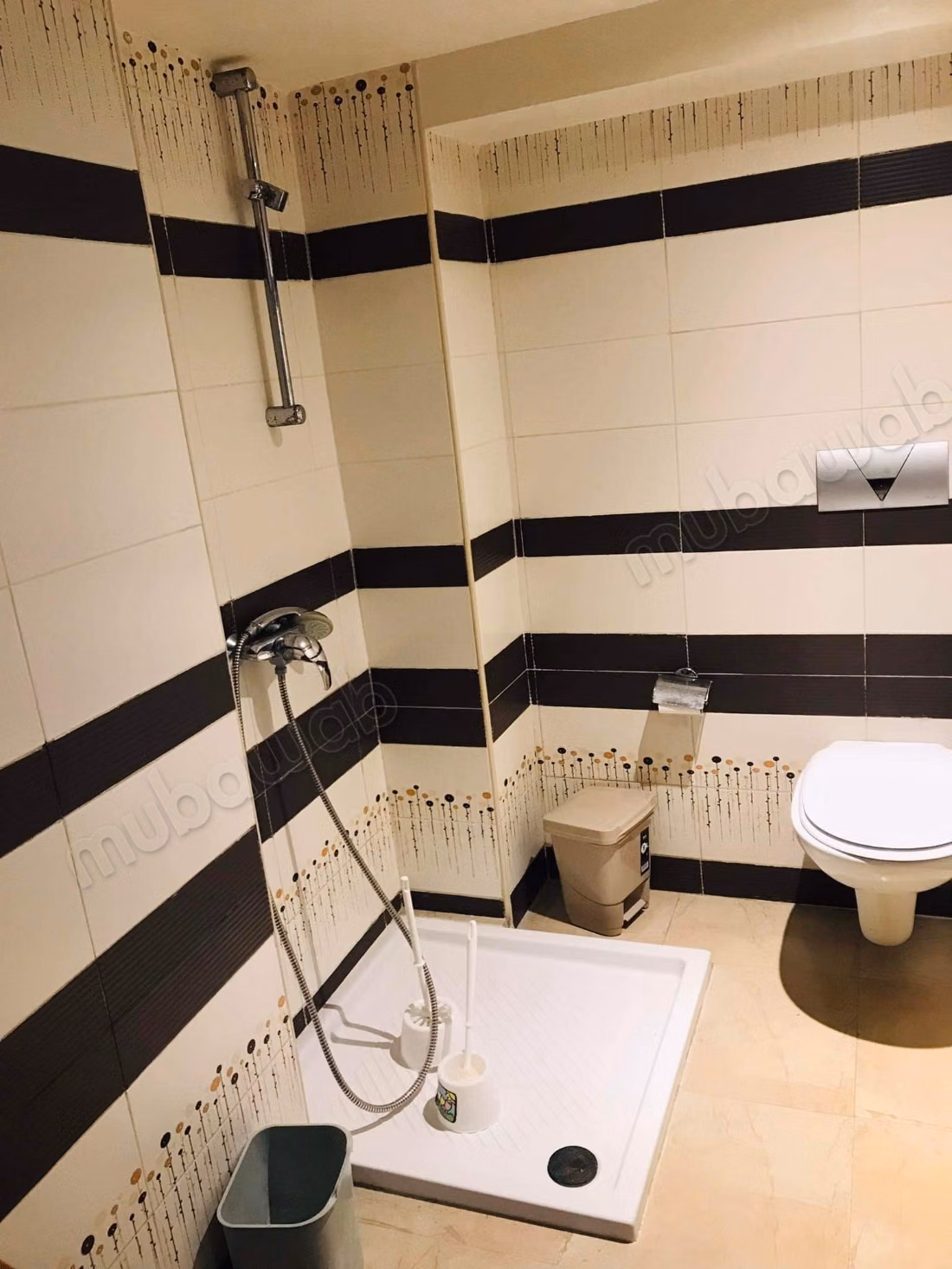 Proprietà in affitto a Cité El Khalil. 4 belle camere. Sistema satellitare e residenza sicura.