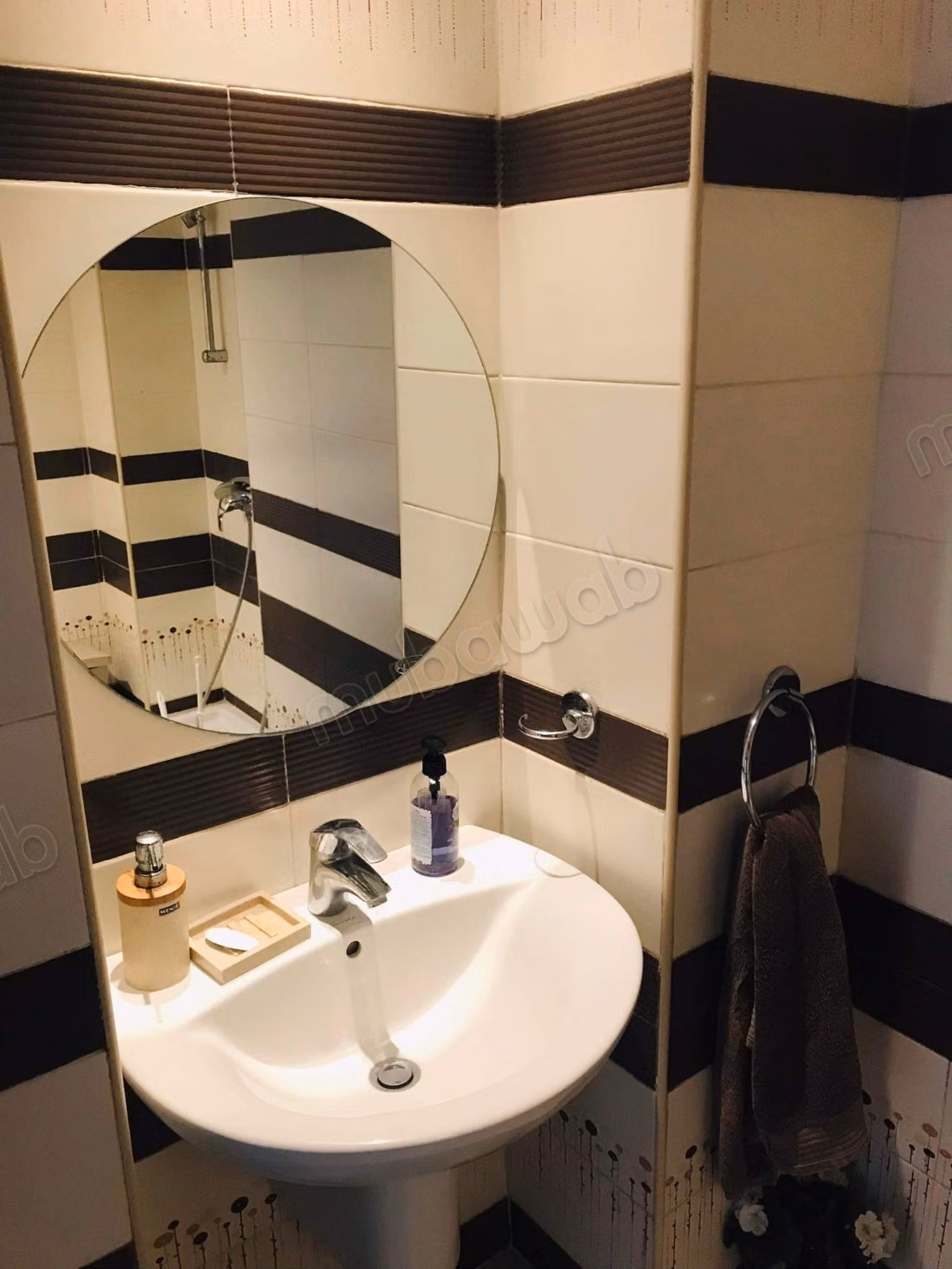 Proprietà in affitto a Cité El Khalil. 4 belle camere. Sistema satellitare e residenza sicura.