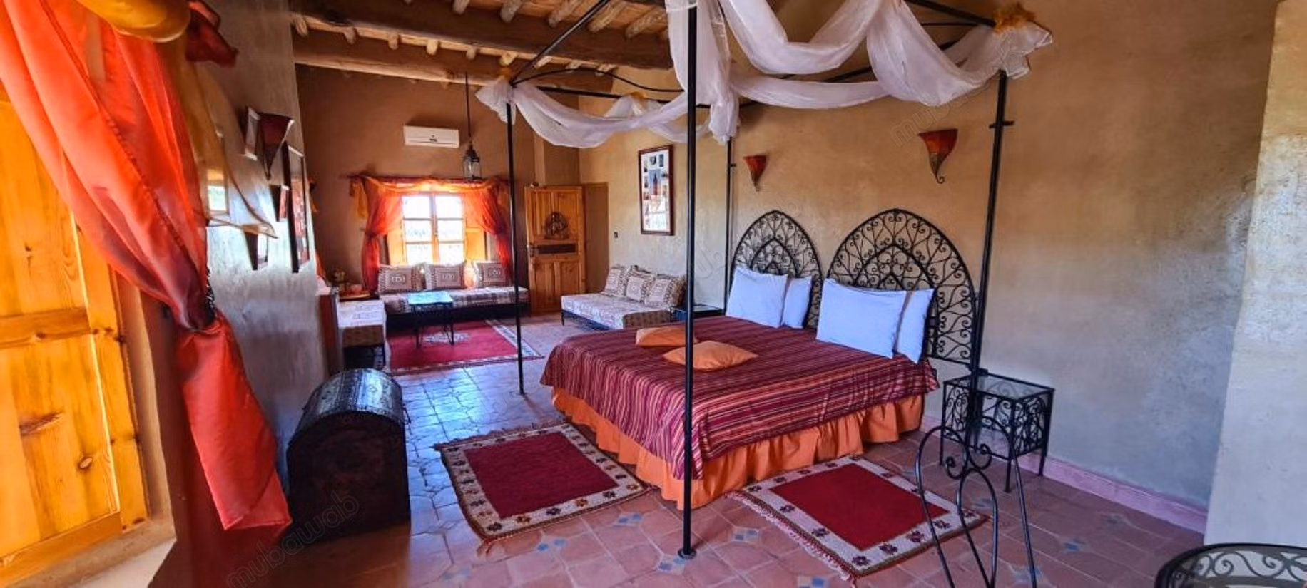 Maison d'hôte à vendre de 14 chambres 
piscine jardin