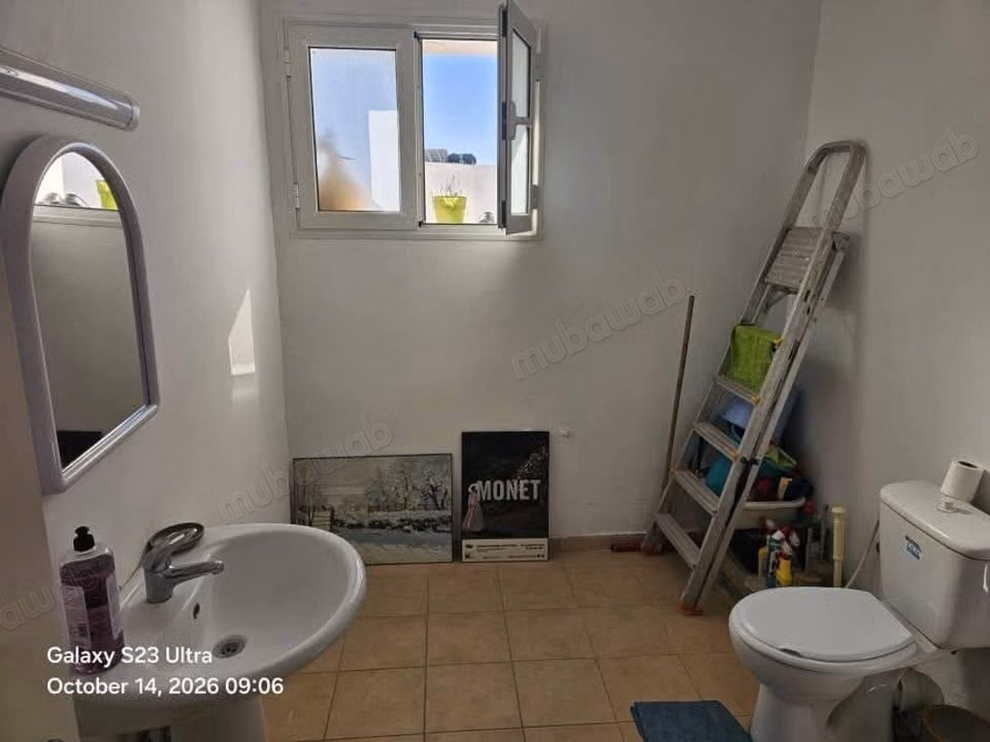 Étage de villa à louer à El Menzah 6. Bureaux