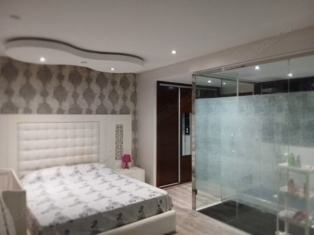 Maison de luxe à vendre à Mdiq. 3 chambres confortables. Meublée