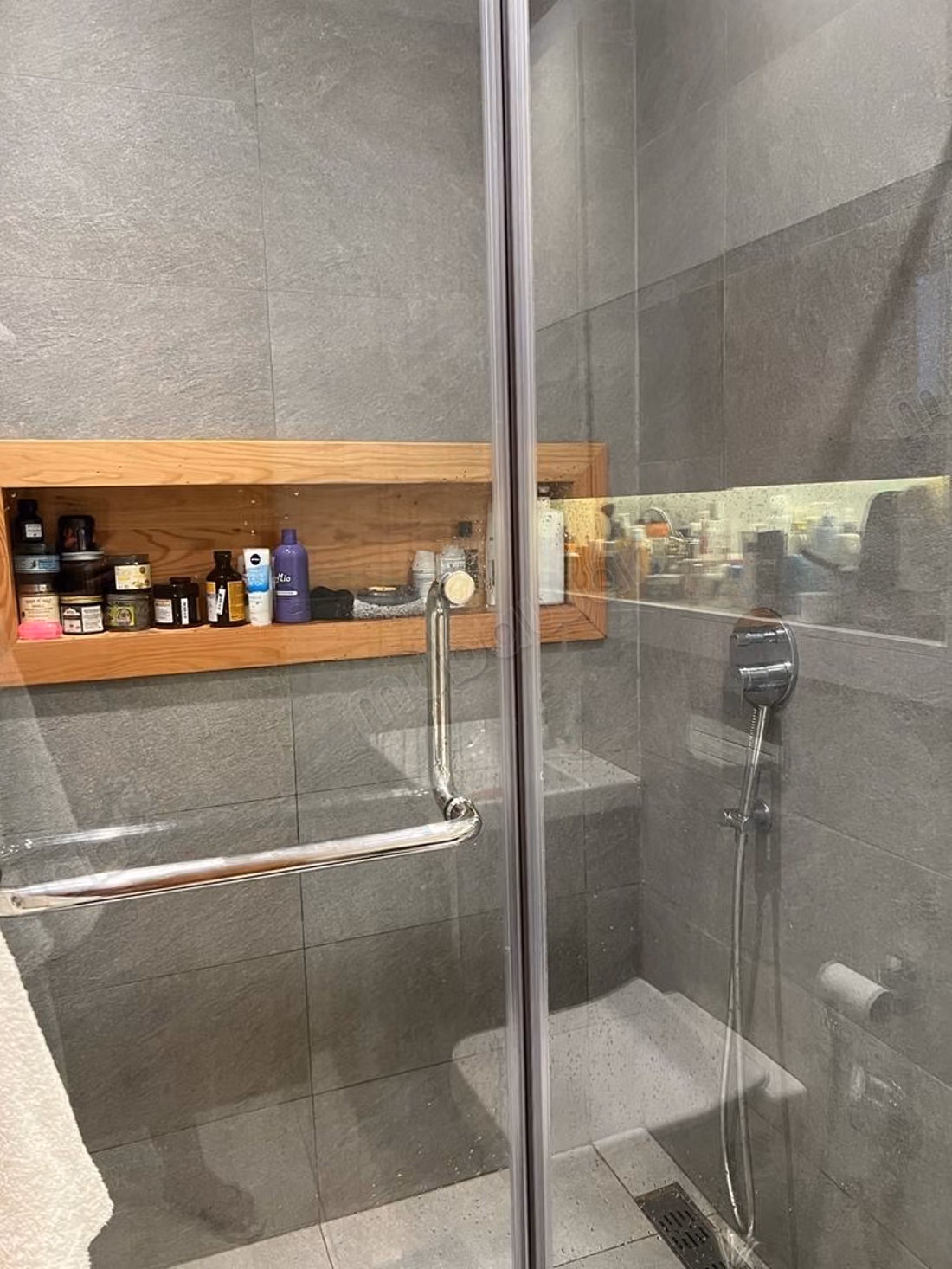 Appartement te huur in Racine. Oppervlakte 100 m². Goed ingericht