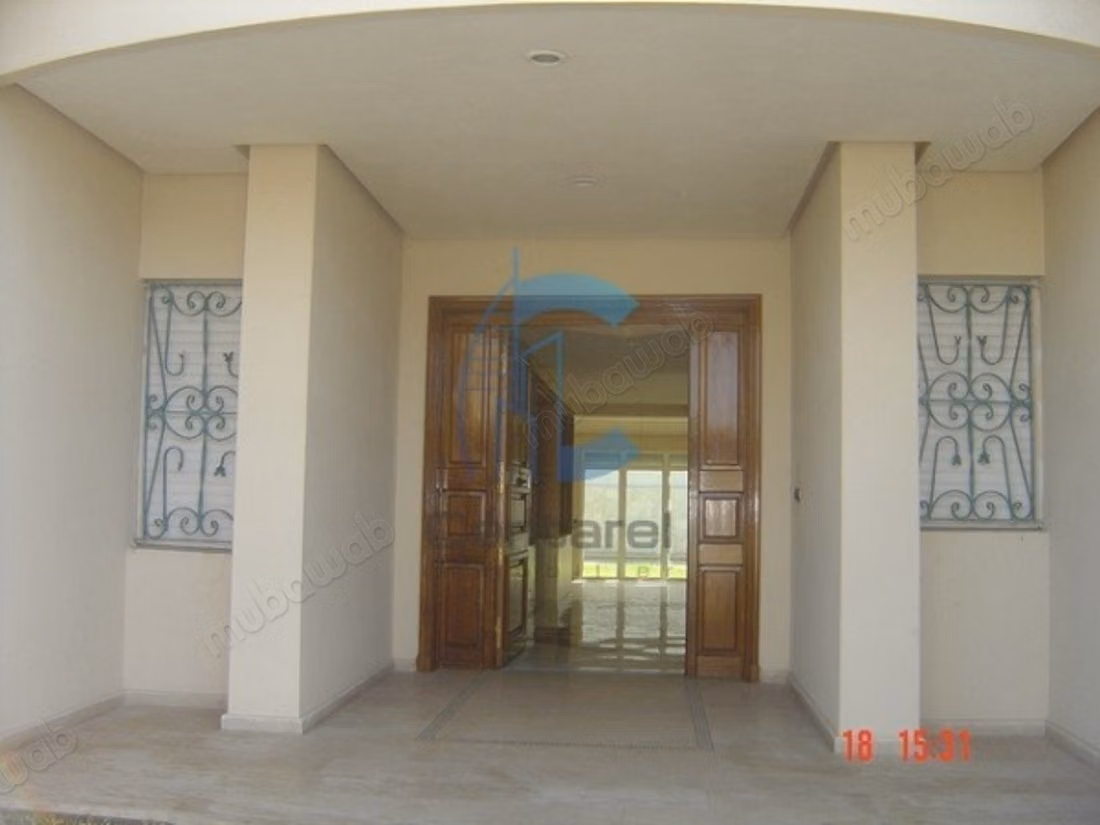 Villa avec piscine et jardin à louer 
almaz