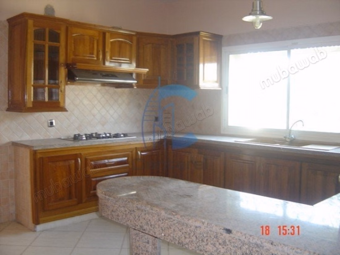 Villa avec piscine et jardin à louer 
almaz