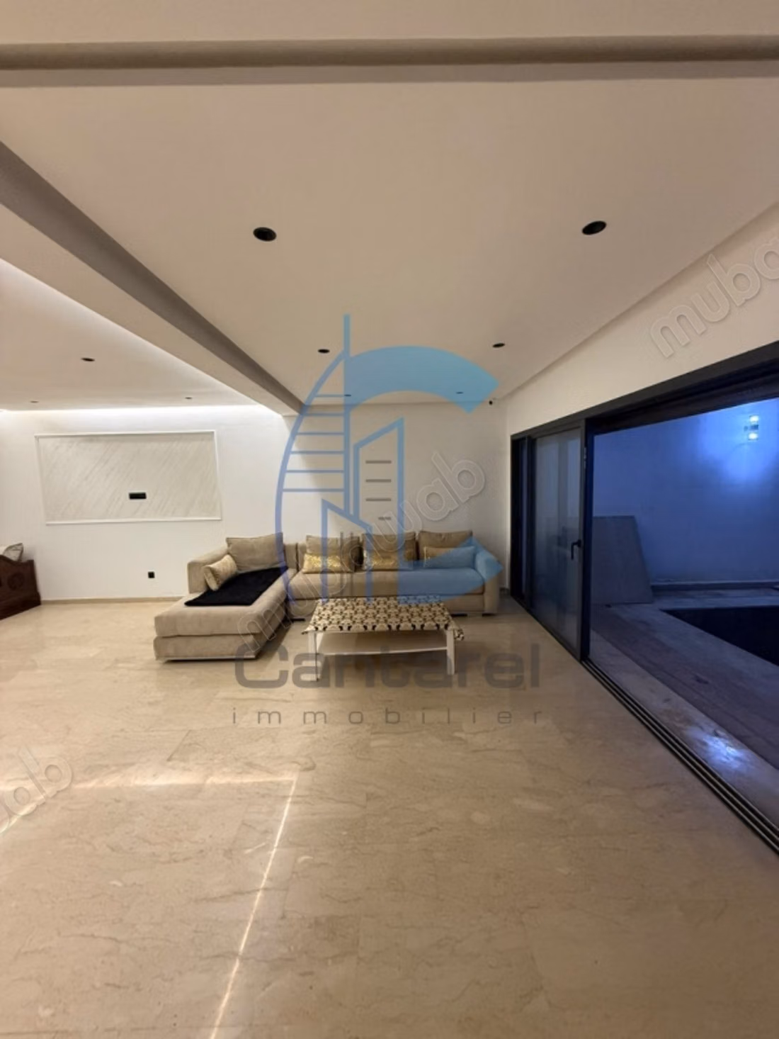 Villa avec piscine et jardin à louer 
almaz