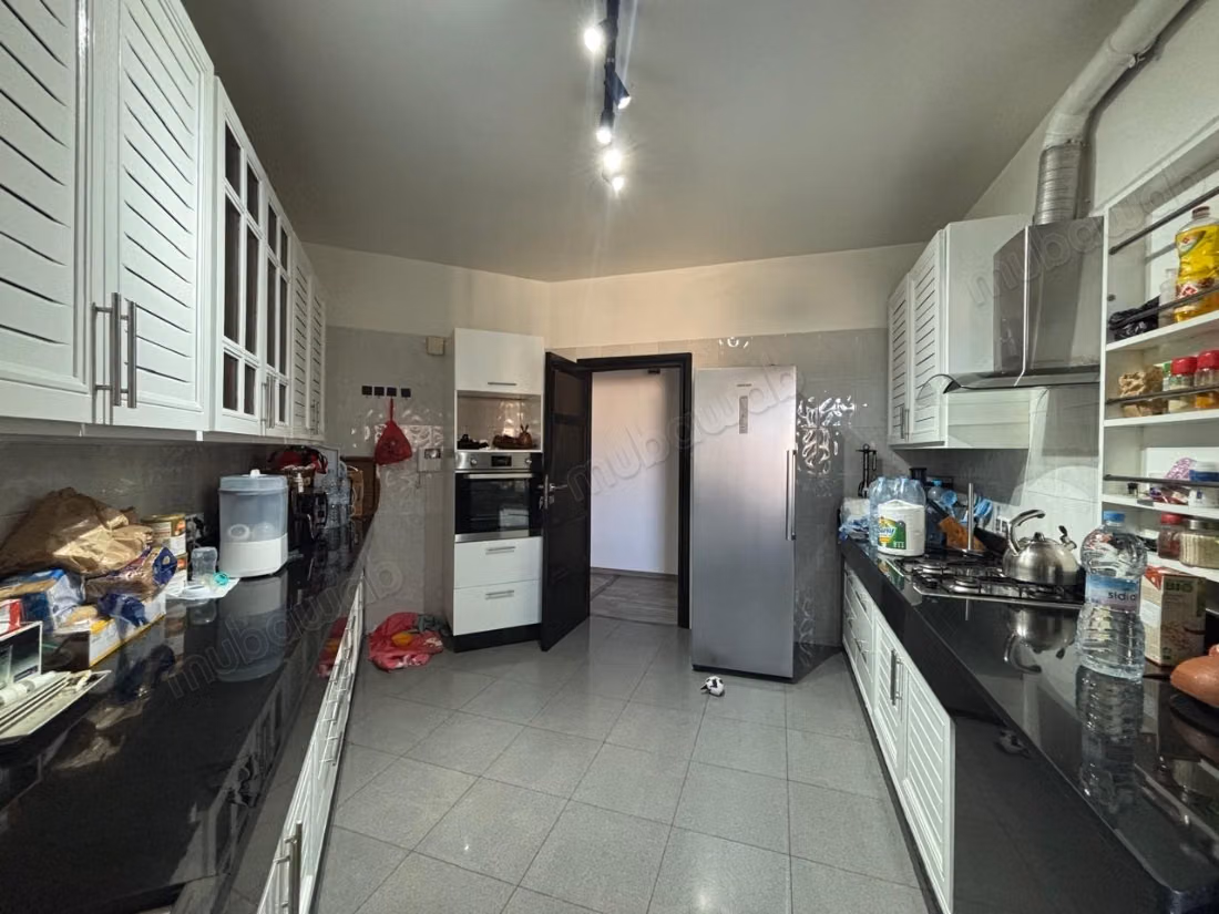 Appartement meublé de 180 m² à louer à Hay Riad