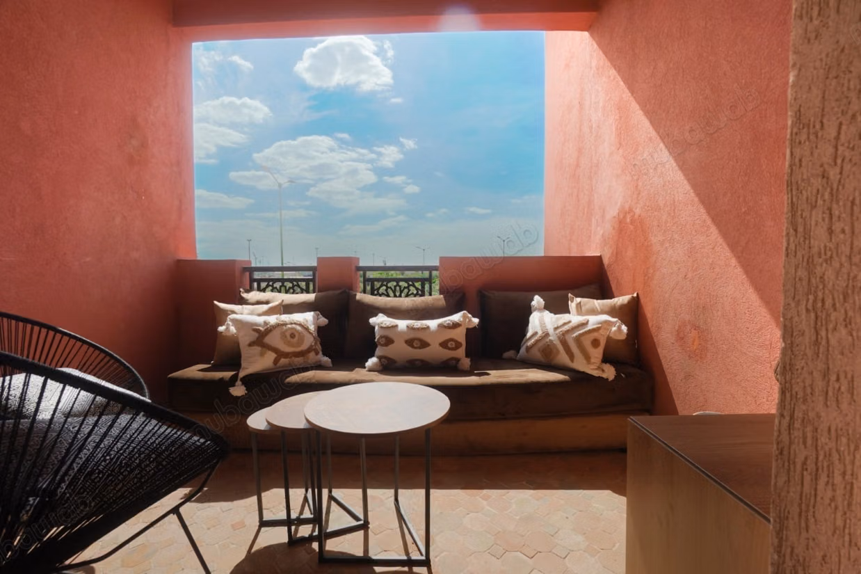 Appartement à louer à Route Casablanca. 
Surface de 92 m². 
Bien meublé