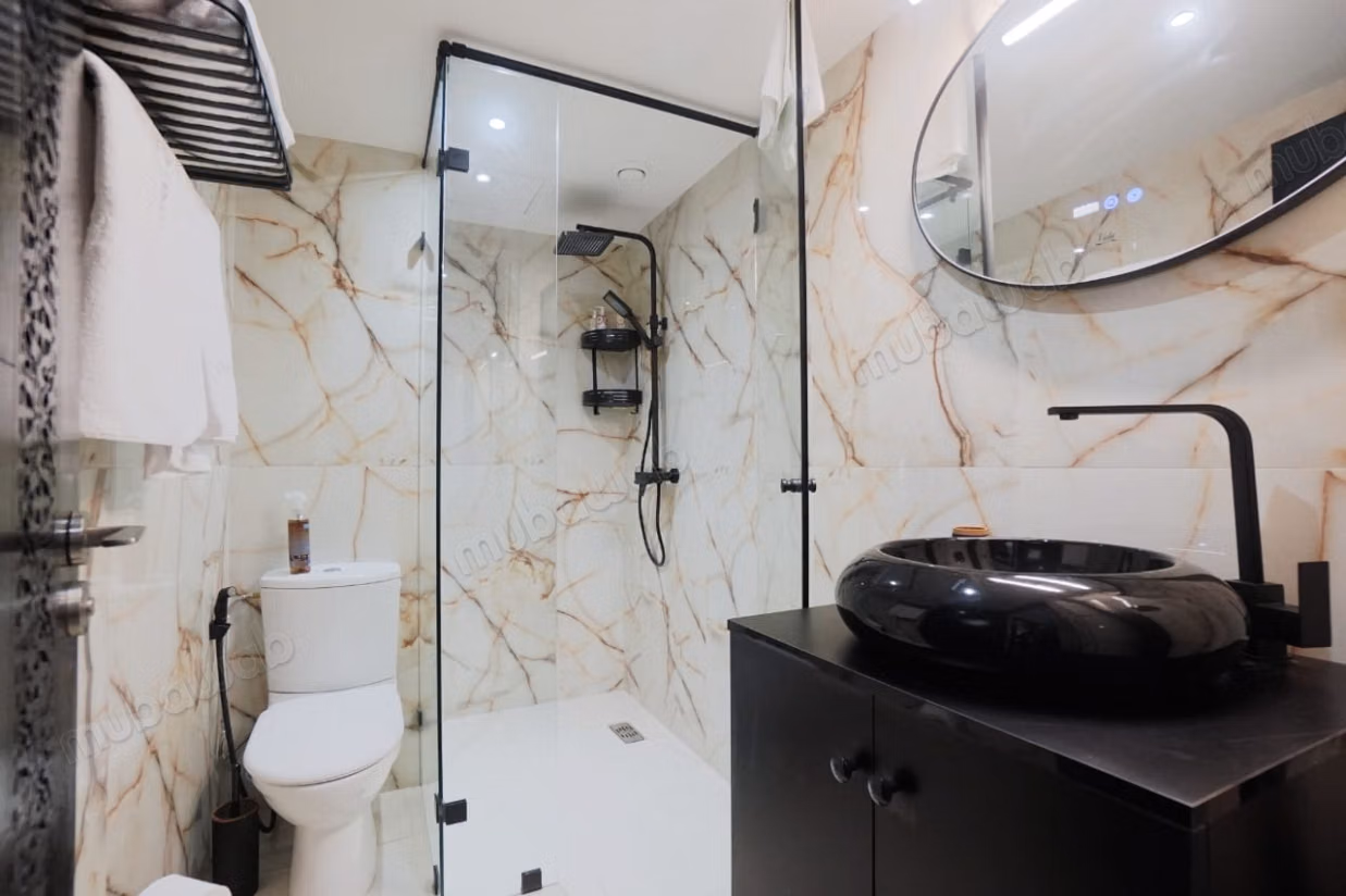 Appartement à louer à Route Casablanca. 
Surface de 92 m². 
Bien meublé
