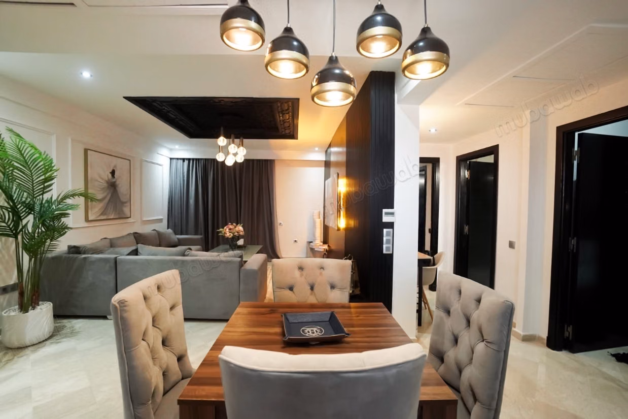 Appartement à louer à Route Casablanca. 
Surface de 92 m². 
Bien meublé