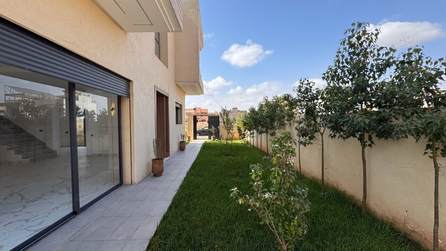 Villa neuve avec piscine 
Résidence Alliances