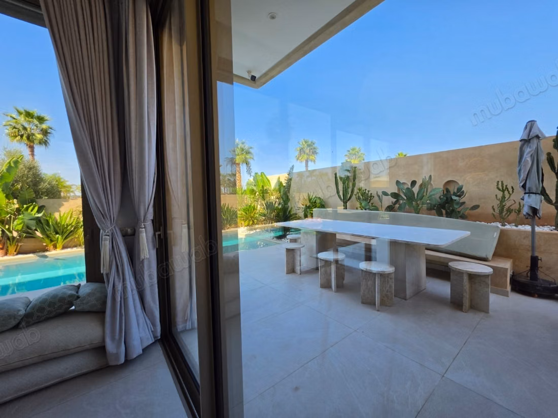Villa de Prestige à Vendre – Route d’Amezmiz