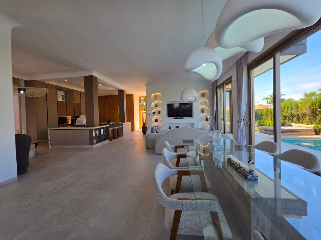 Villa de Prestige à Vendre – Route d’Amezmiz
