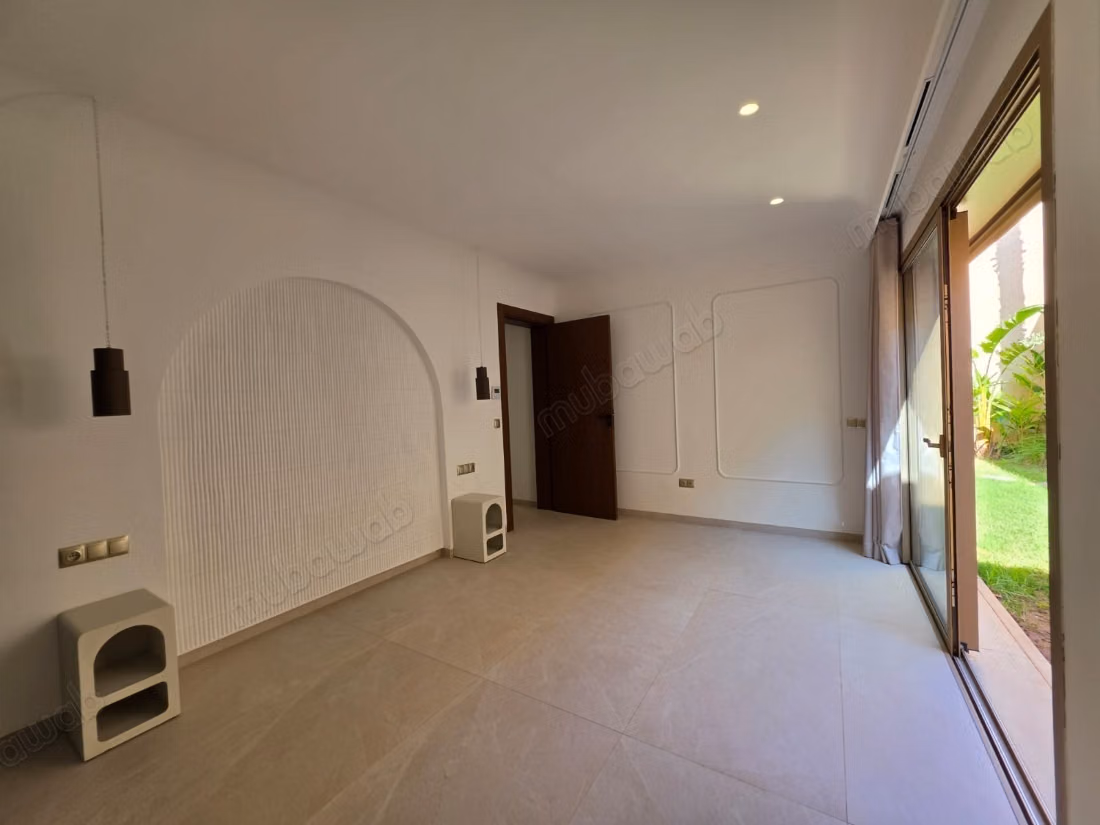 Villa de Prestige à Vendre – Route d’Amezmiz