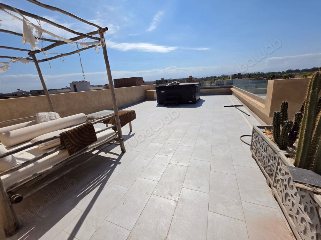 Villa de Prestige à Vendre – Route d’Amezmiz