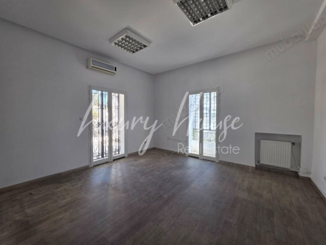 Villa S11 a Mutuelleville con giardino