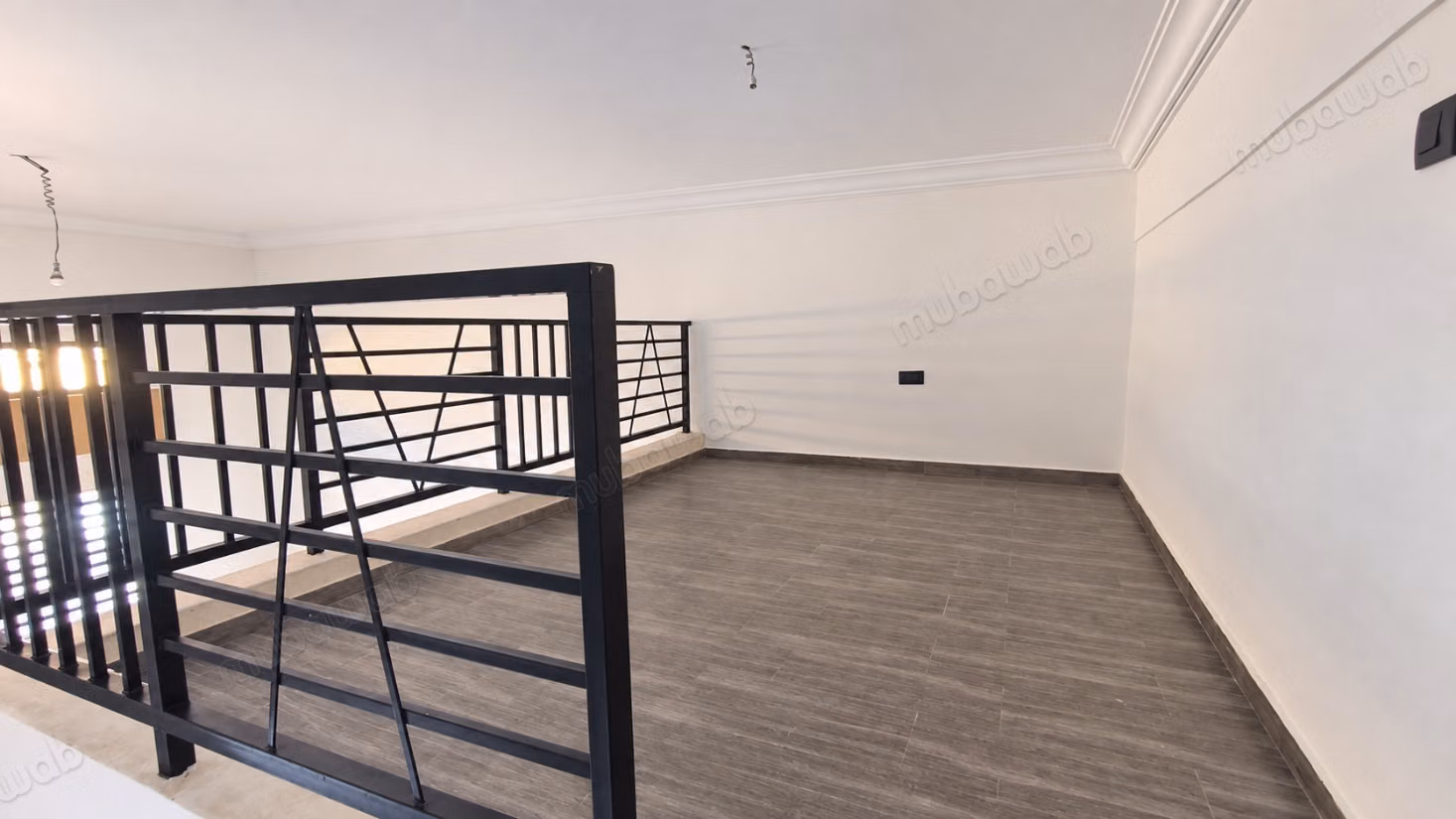 Local commercial 53 m² avec mezzanine – Majorelle