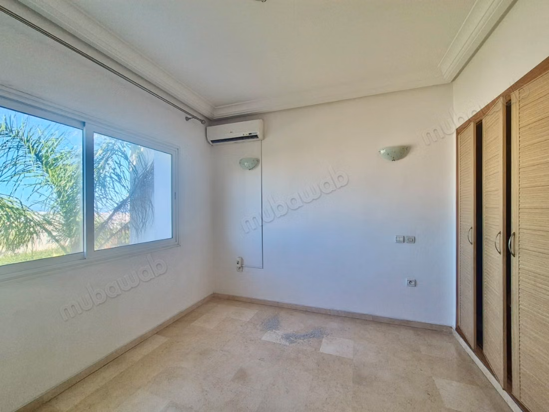 Villa Vide avec Piscine 
Ain Diab Extension