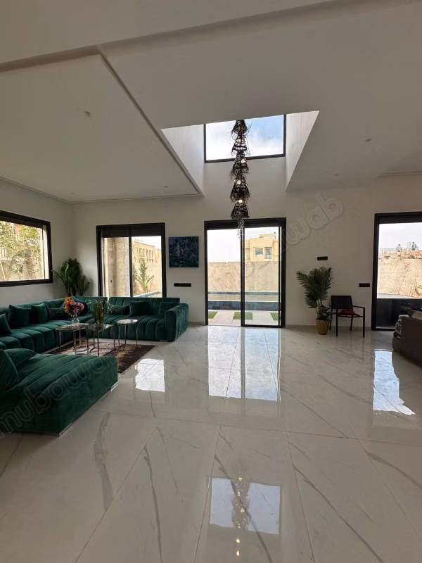 Villa à vendre route d'amzmiz avec piscine