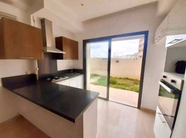 À vendre s3 au rez de chaussée a ennasr 2