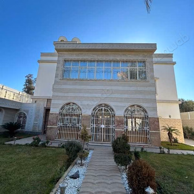 Villa à Vendre de 830.0 m² à Casablanca, Polo Maarif