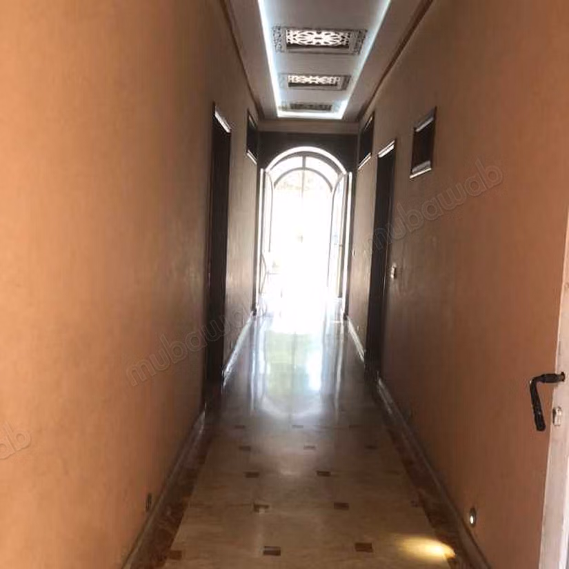 Villa à Vendre de 830.0 m² à Casablanca, Polo Maarif