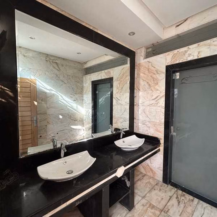 Villa à Vendre de 830.0 m² à Casablanca, Polo Maarif