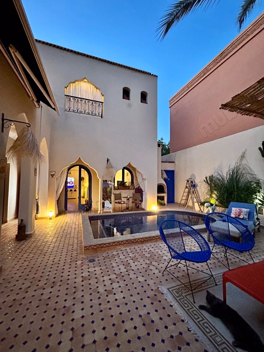 Titre: Villa avec Rooftop à Palmeraie – 5 Chambres, Piscine & Terrain en Jouissance