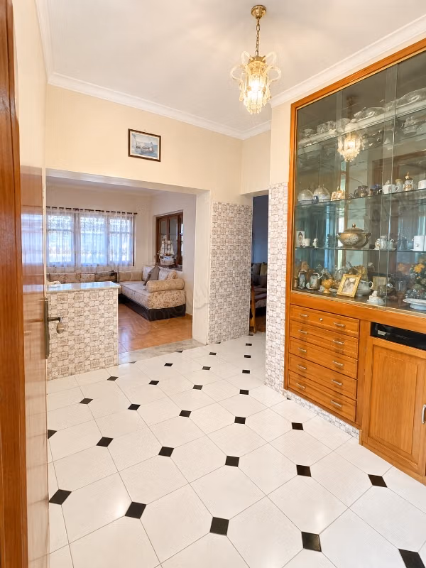 Villa à Vendre à proximité de Mahaj 
Riad