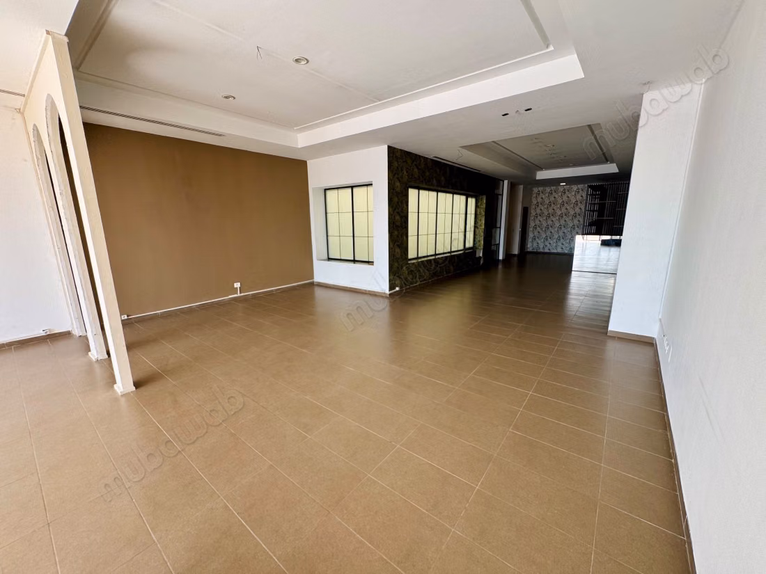 For rent commercial space in La Marsa