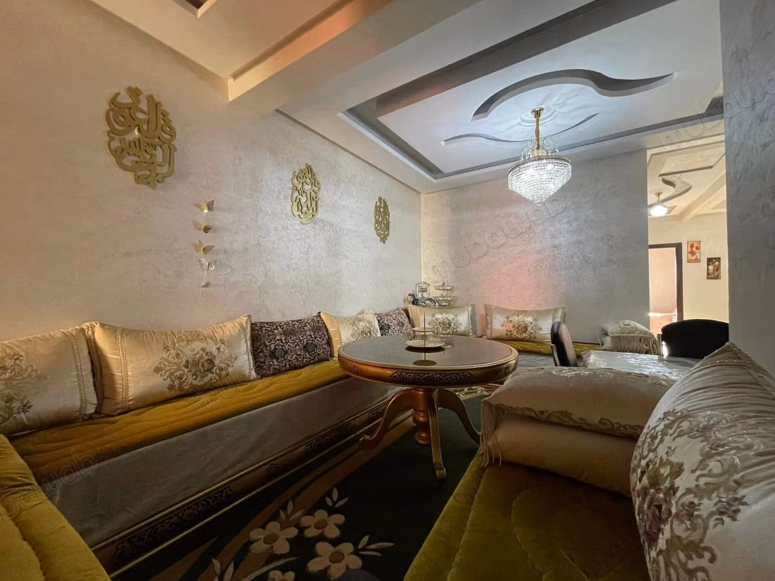 Appartement meublé à louer situé à Izdihar