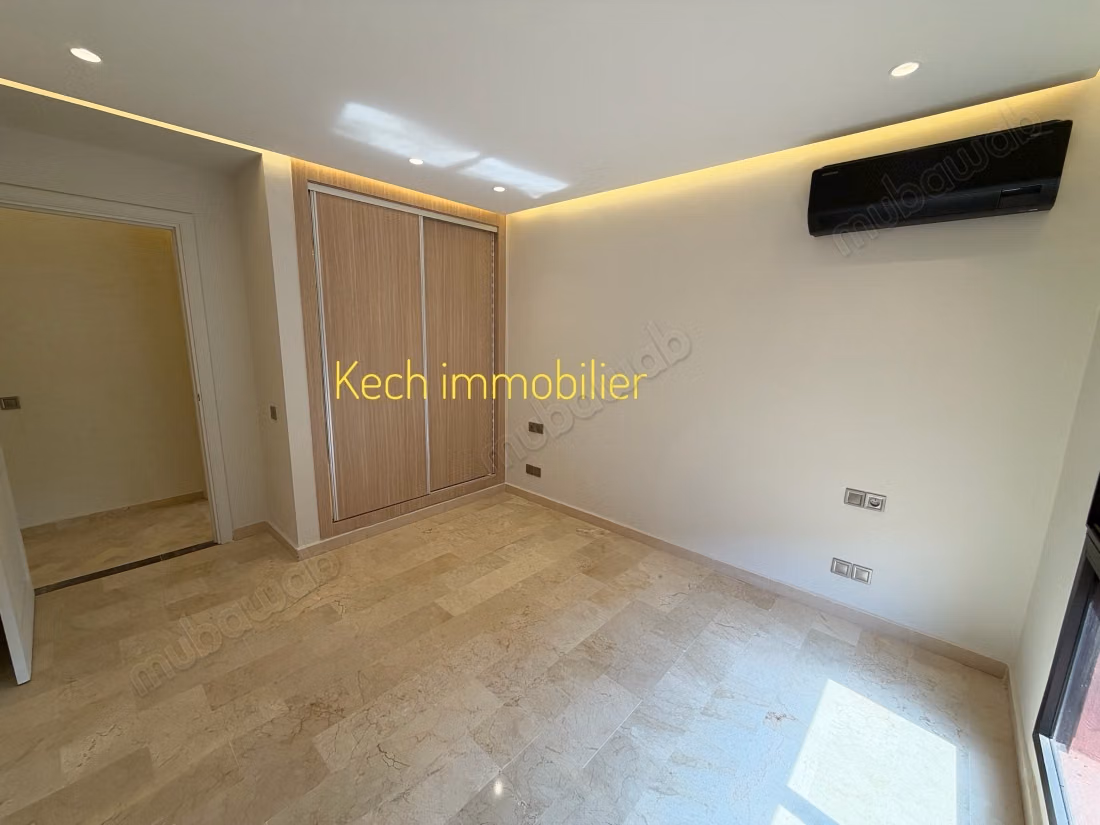Joli appartement 3 chambres vide Neuf Gueliz