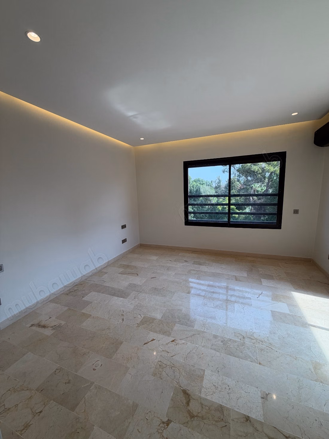 Joli appartement 3 chambres vide Neuf Gueliz