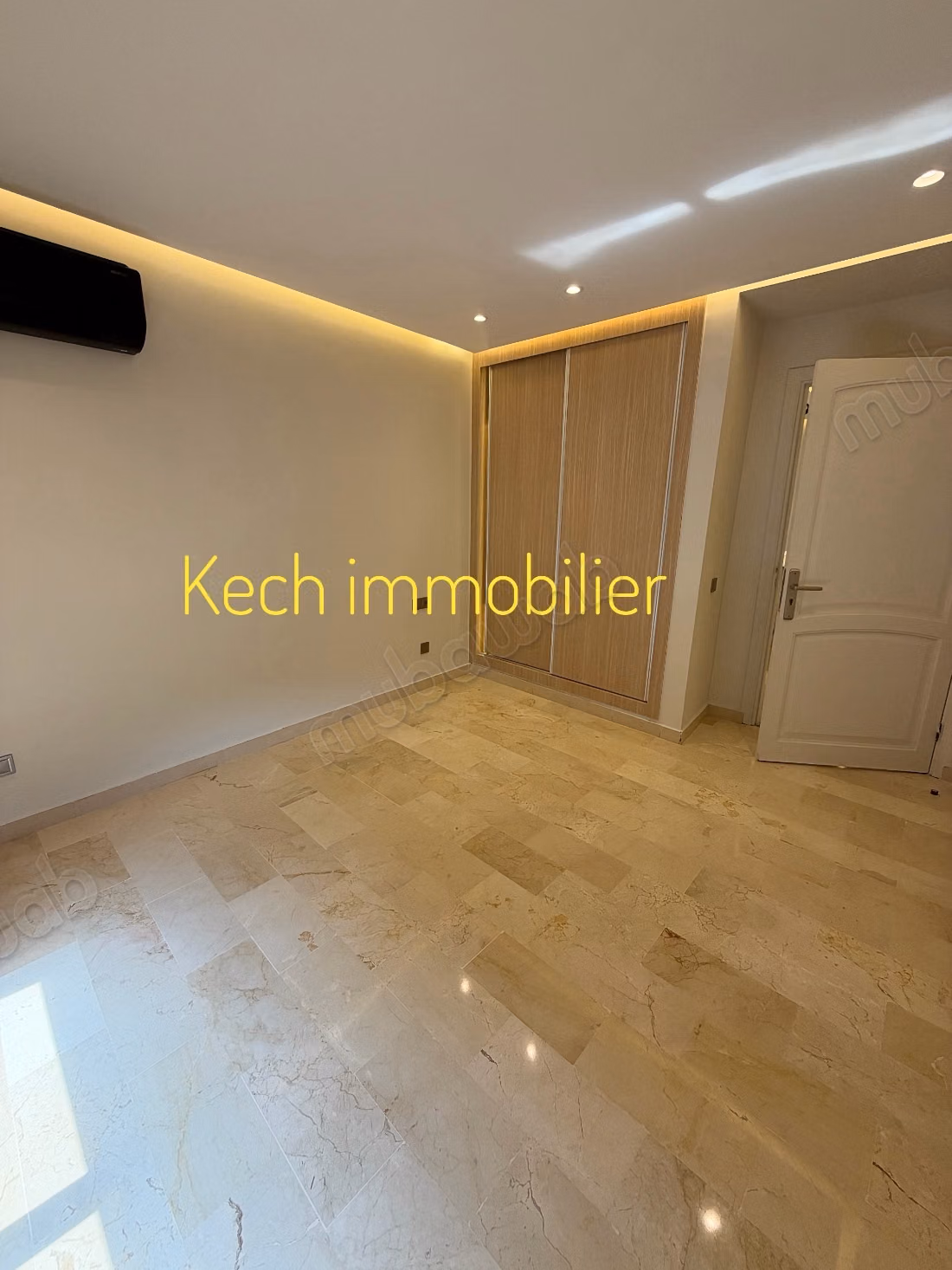 Joli appartement 3 chambres vide Neuf Gueliz