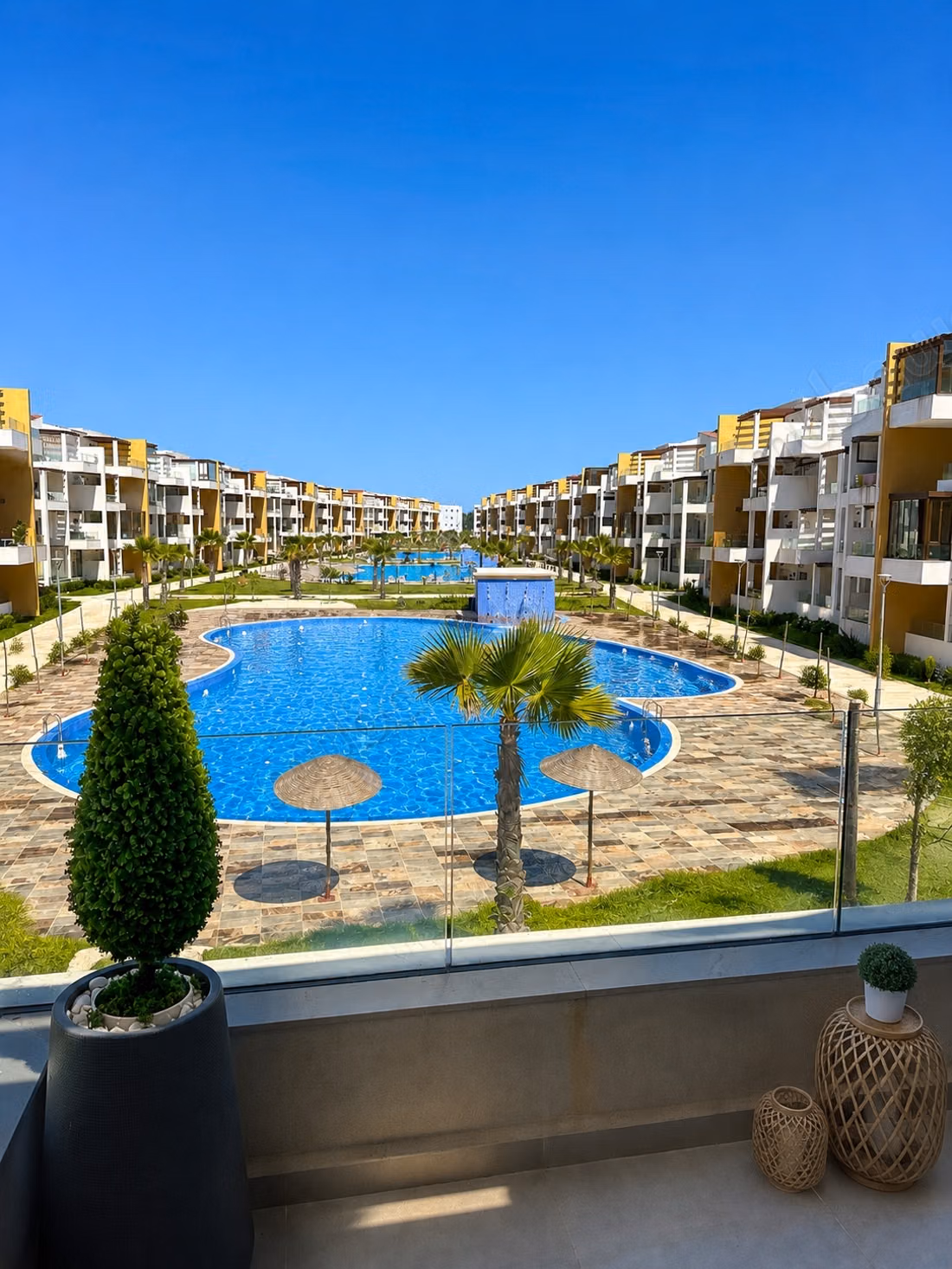 Appartement en vente à Cabo Negro. 1 Pièce. Piscine et servi...