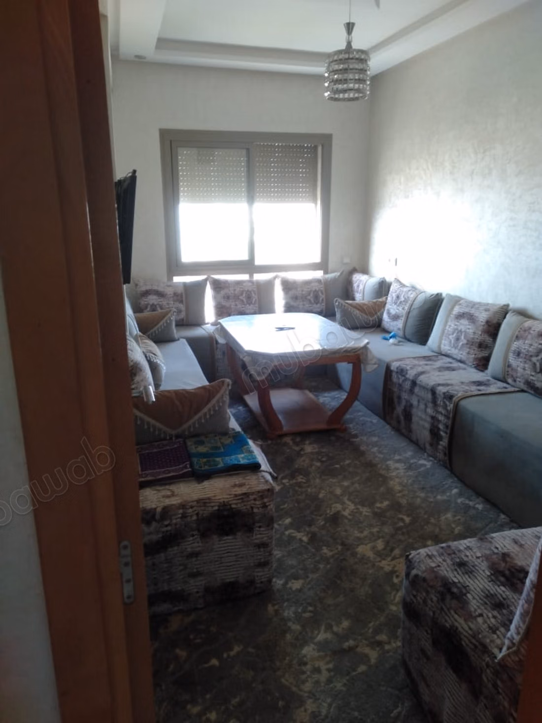 Bel appartement à vendre à Lahraouyine. 
2 chambres. 
Ascenseur et terrasse