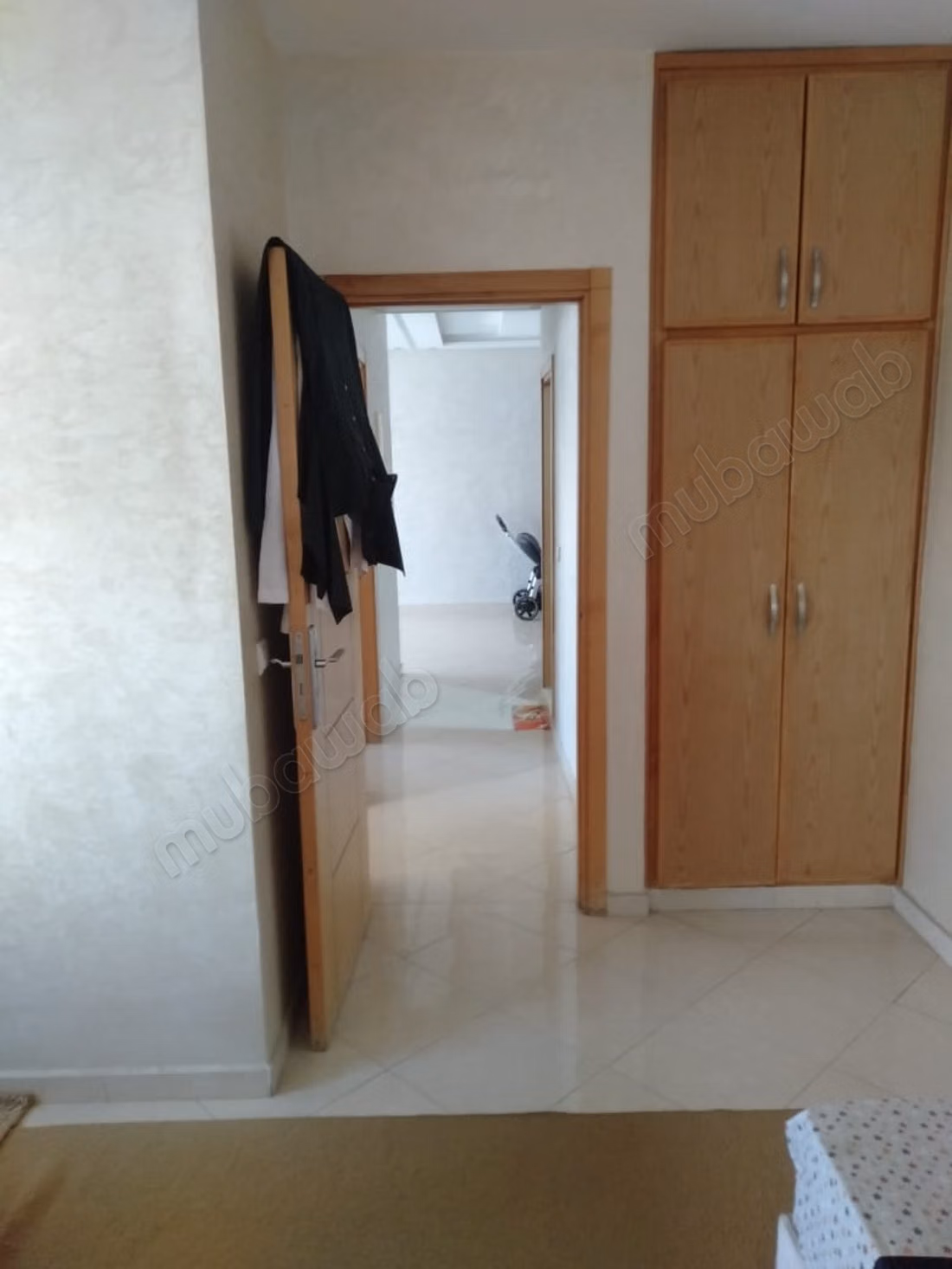 Bel appartement à vendre à Lahraouyine. 
2 chambres. 
Ascenseur et terrasse