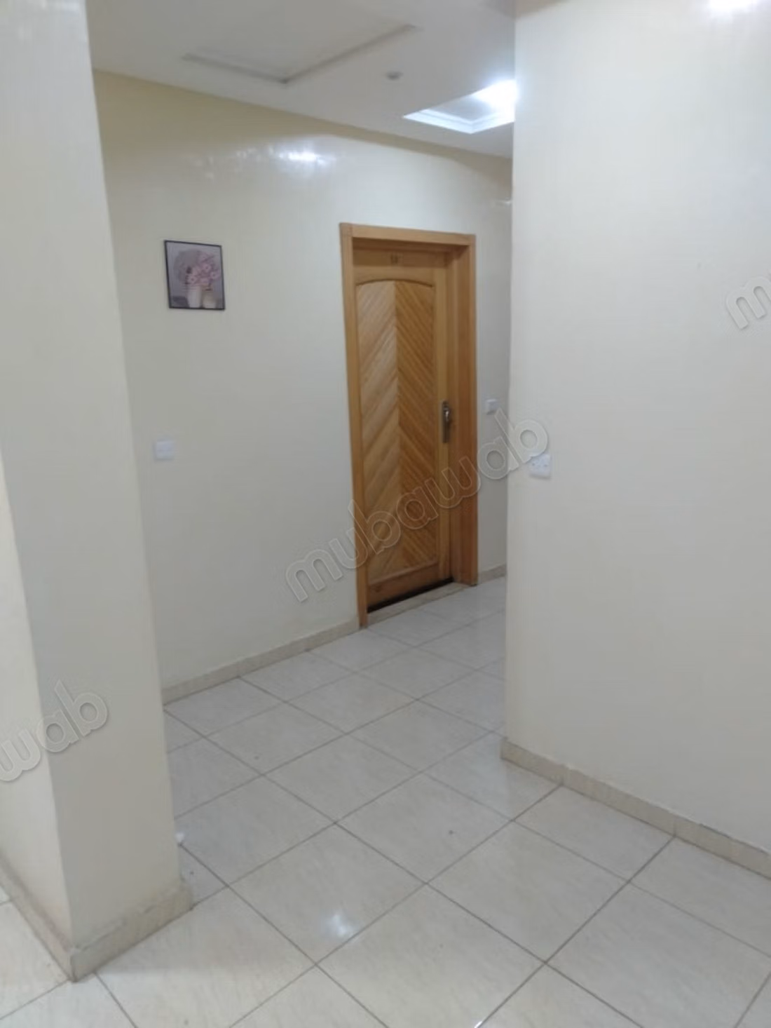 Bel appartement à vendre à Lahraouyine. 
2 chambres. 
Ascenseur et terrasse