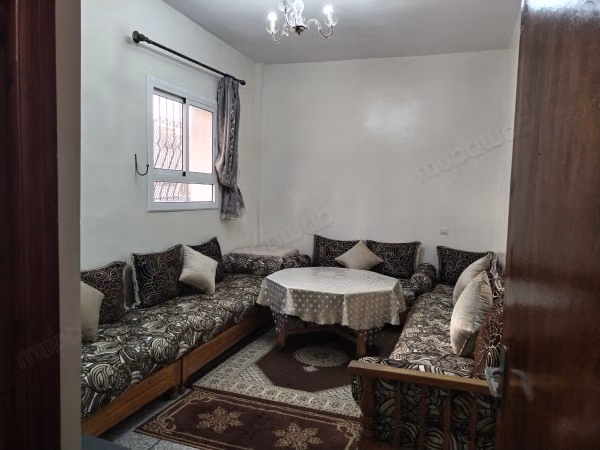 Appartement de vacances de location journalière à Hay Mohammadi.
Surface totale 75 m².
Porte blindée, antenne parabolique