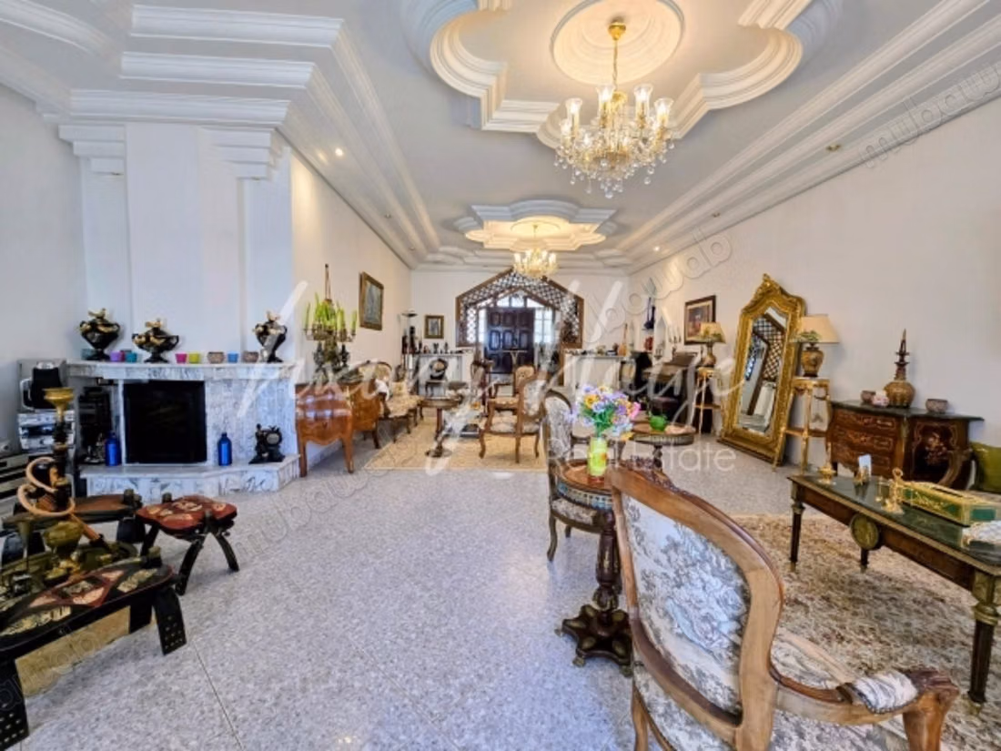 Spacieuse villa S7 avec piscine à la Soukra