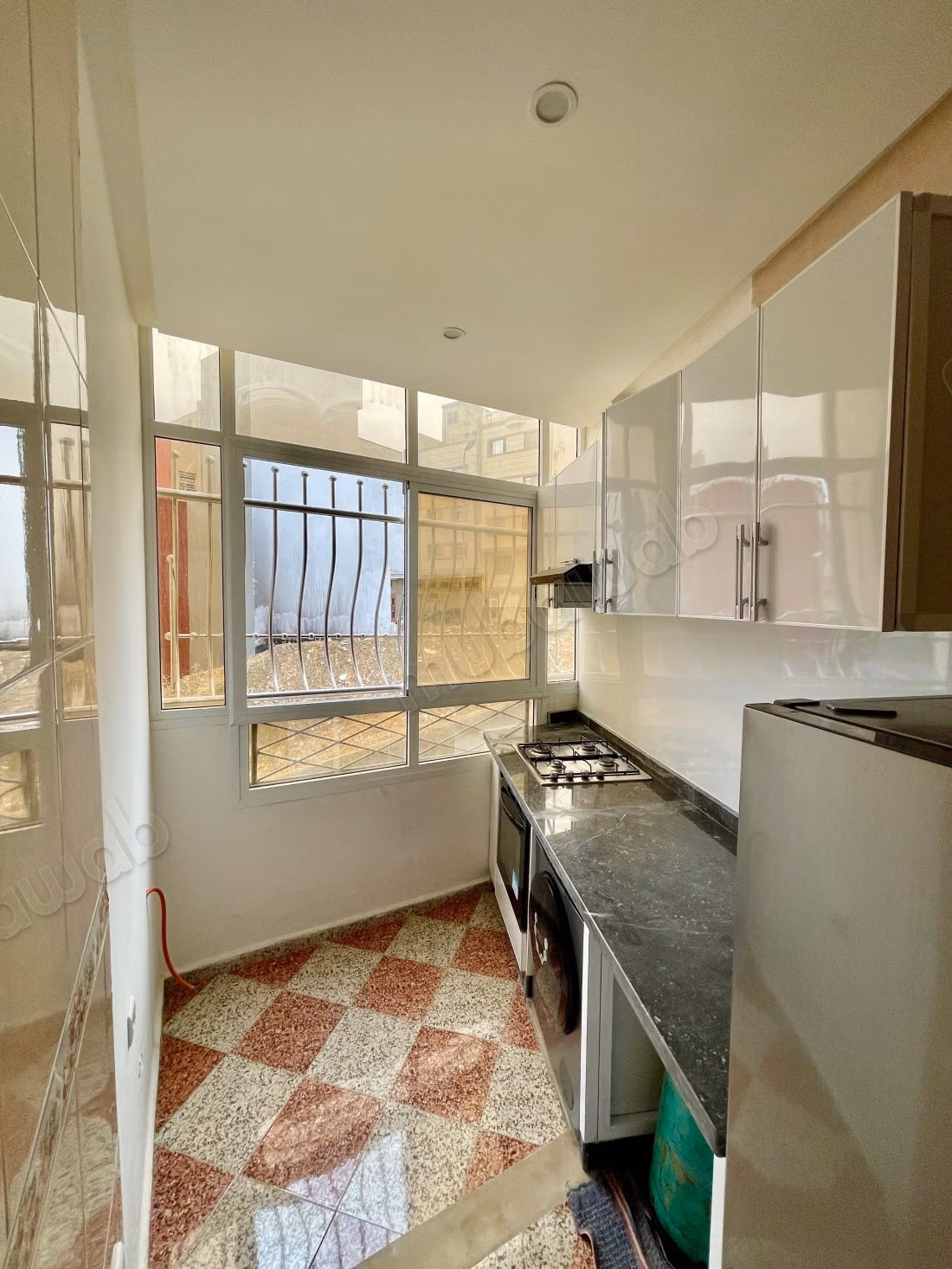Louez cet appartement à Tanja Balia. 
2 chambres agréables. 
Meublé