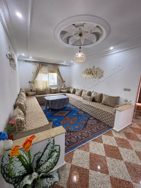 Louez cet appartement à Tanja Balia. 
2 chambres agréables. 
Meublé