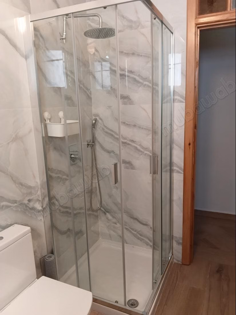 Cherchez des appartements à vendre à Iberie. 4 belles chambres. Bien meublé