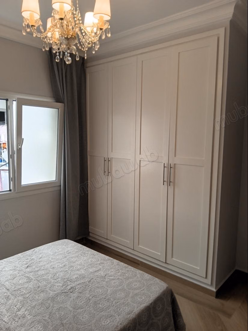 Cherchez des appartements à vendre à Iberie. 4 belles chambres. Bien meublé