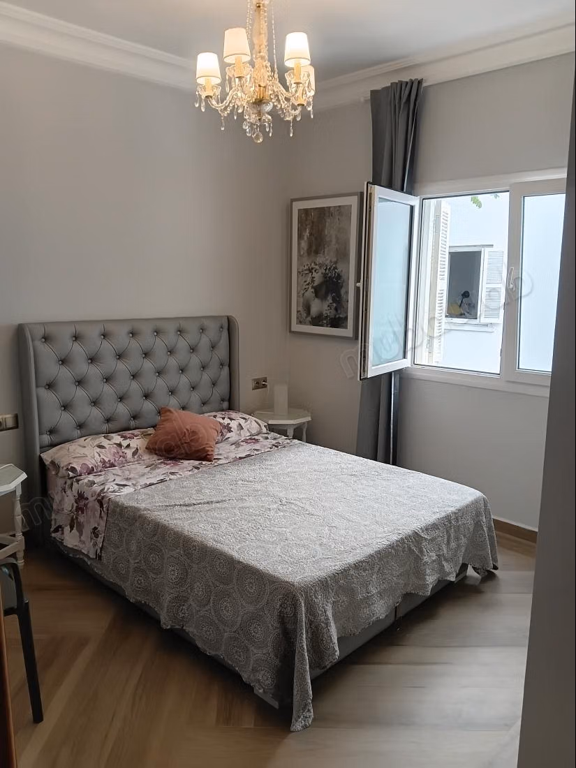 Cherchez des appartements à vendre à Iberie. 4 belles chambres. Bien meublé