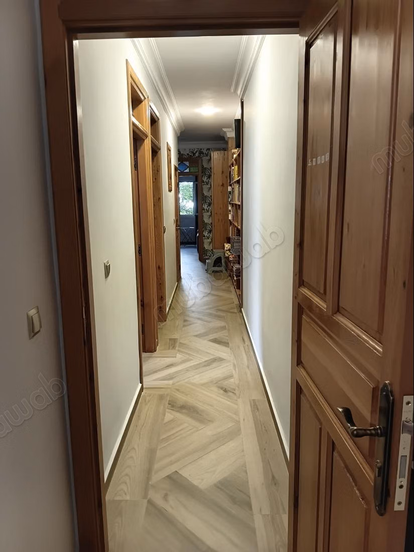 Cherchez des appartements à vendre à Iberie. 4 belles chambres. Bien meublé