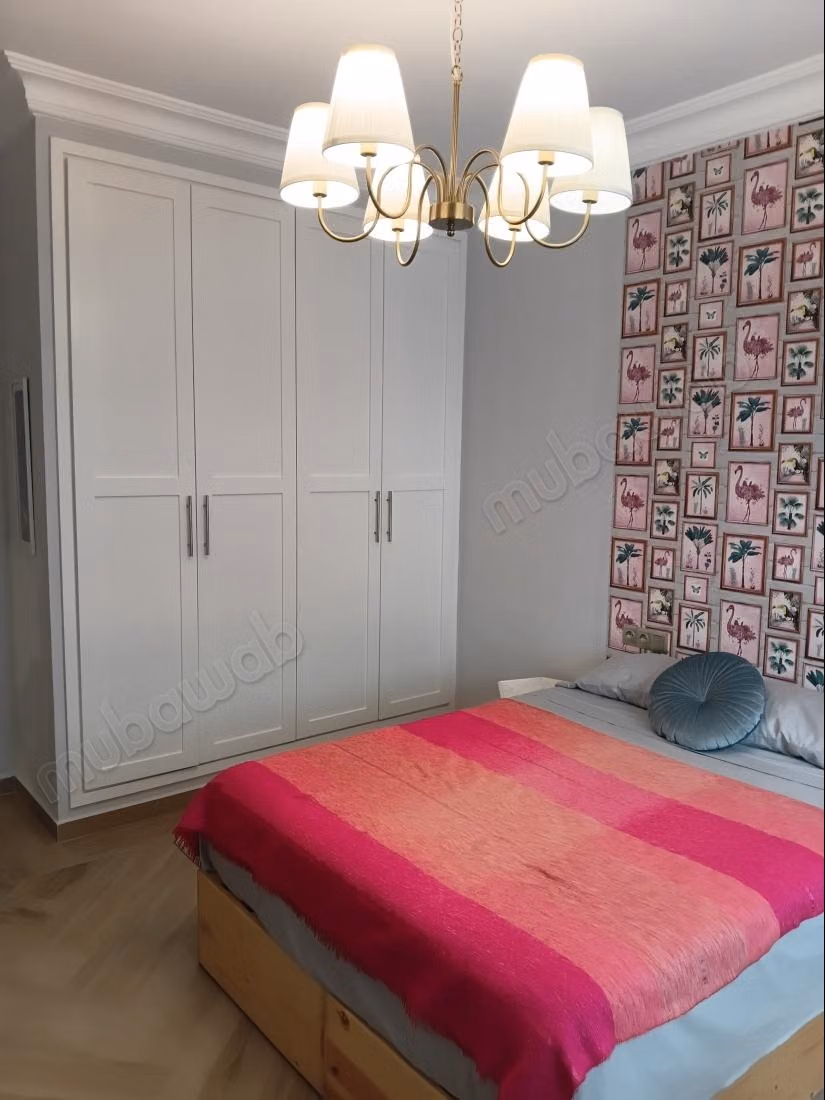 Cherchez des appartements à vendre à Iberie. 4 belles chambres. Bien meublé