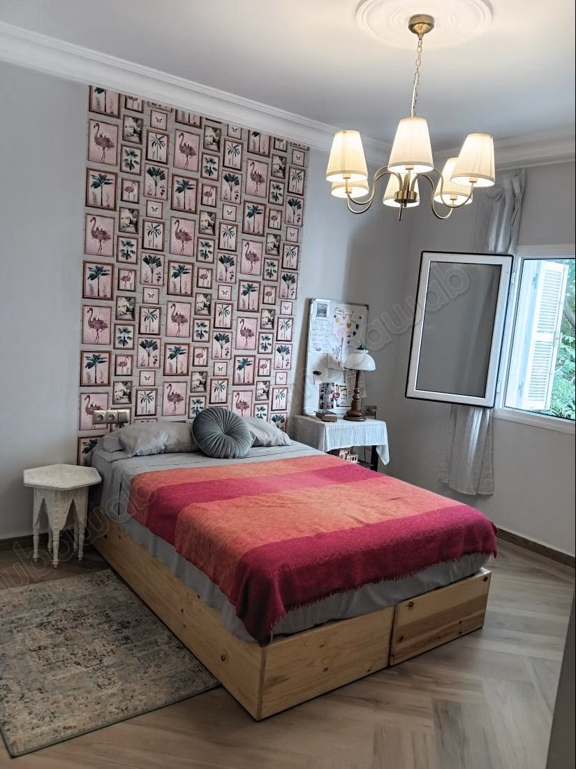 Cherchez des appartements à vendre à Iberie. 4 belles chambres. Bien meublé